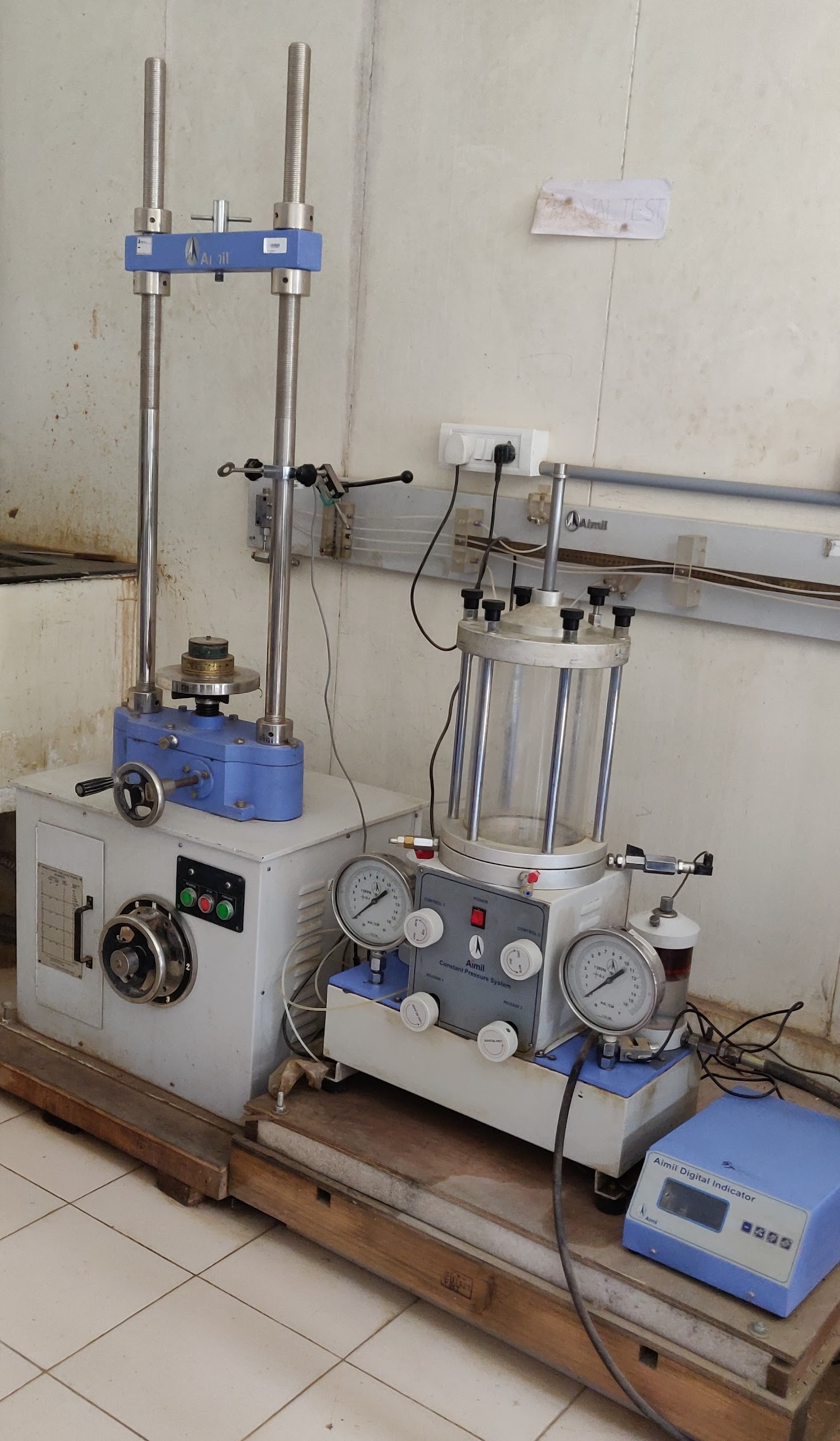 Triaxial Apparatus
